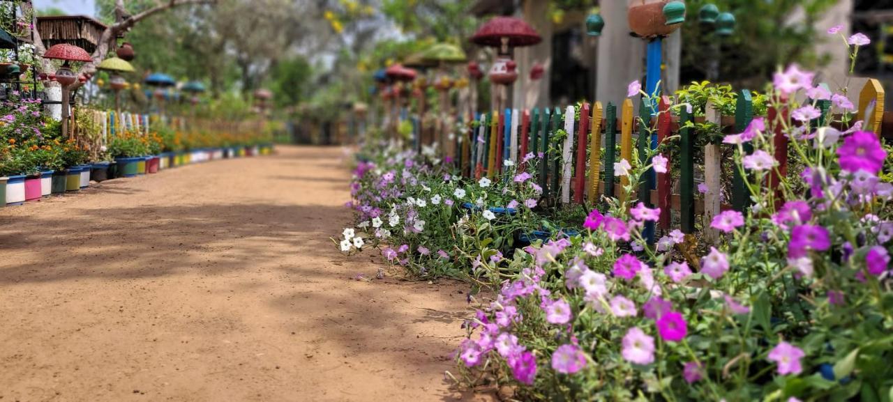 Panchobon Art Resort Шантиникетан Экстерьер фото